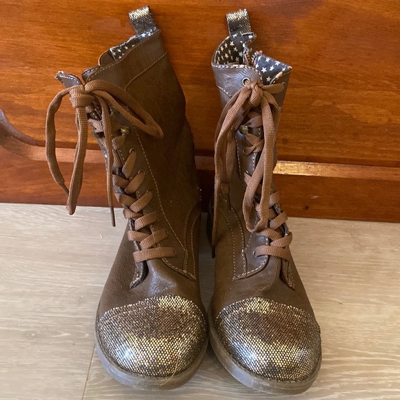 Shoes - Brown side zip boots with gold glitter details